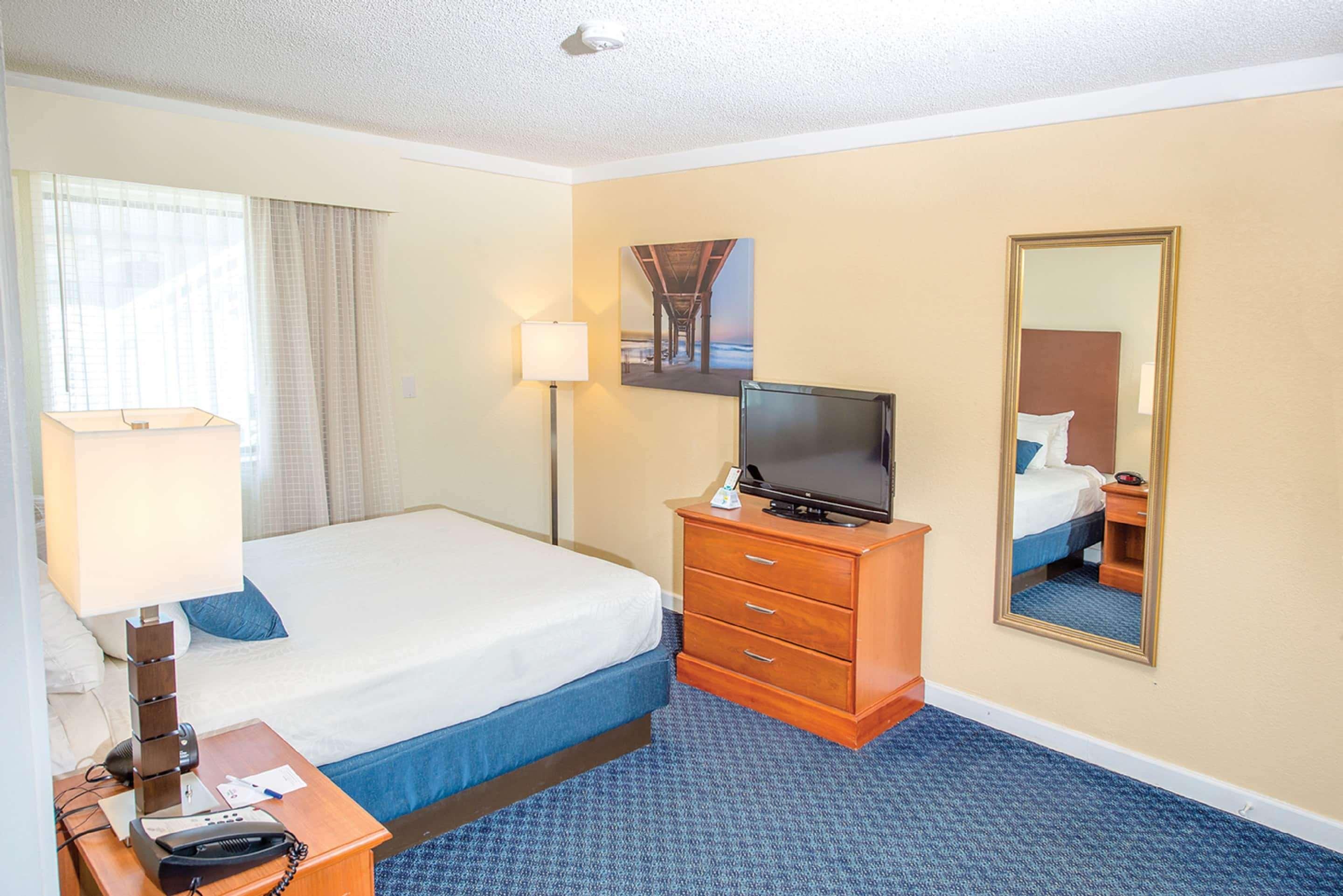 Ramada By Wyndham Virginia Beach Extérieur photo