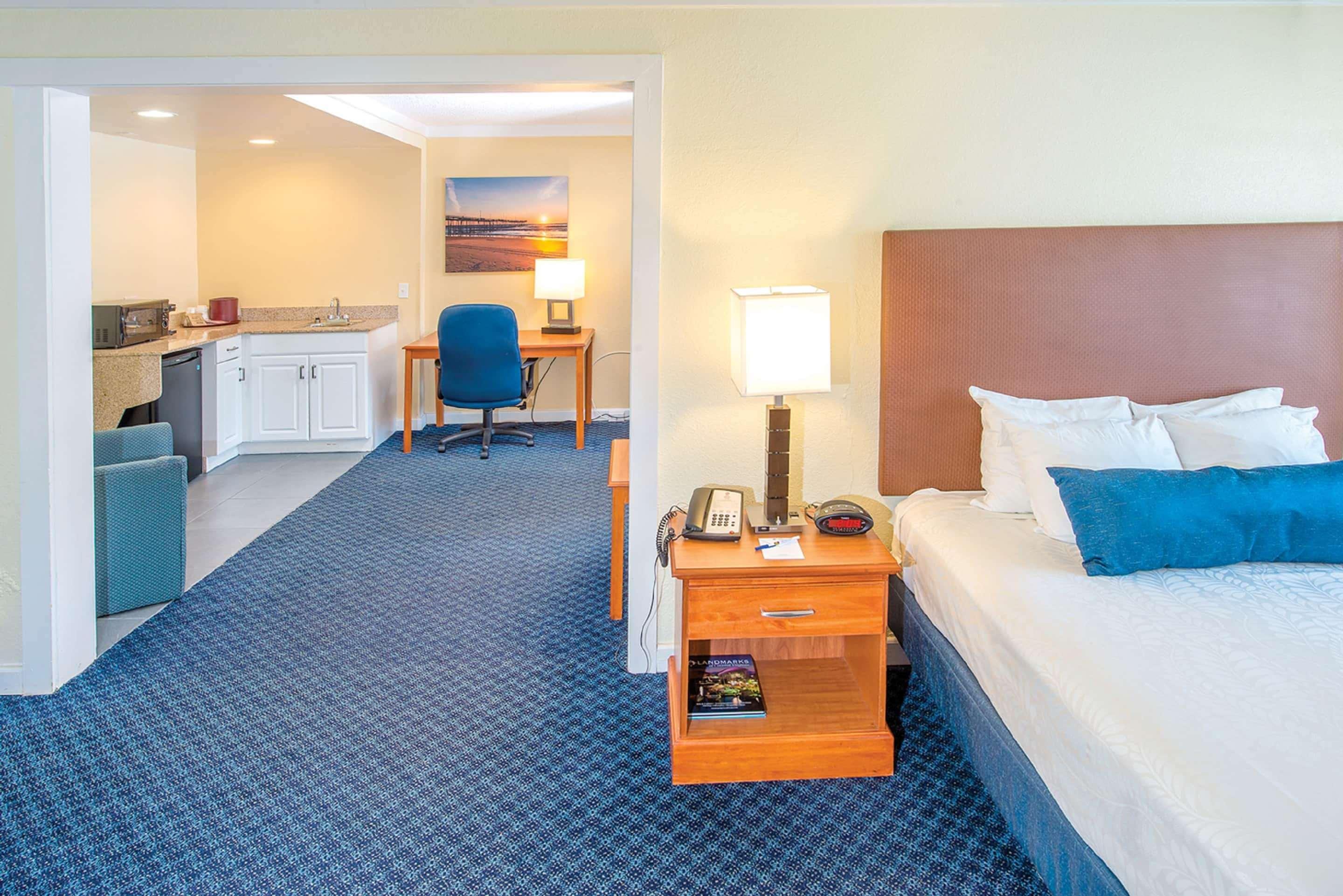 Ramada By Wyndham Virginia Beach Extérieur photo
